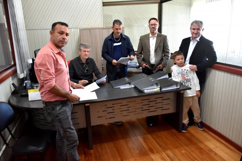 CCJ da Câmara aprova tramitação de projetos de lei em Laranjeiras do Sul